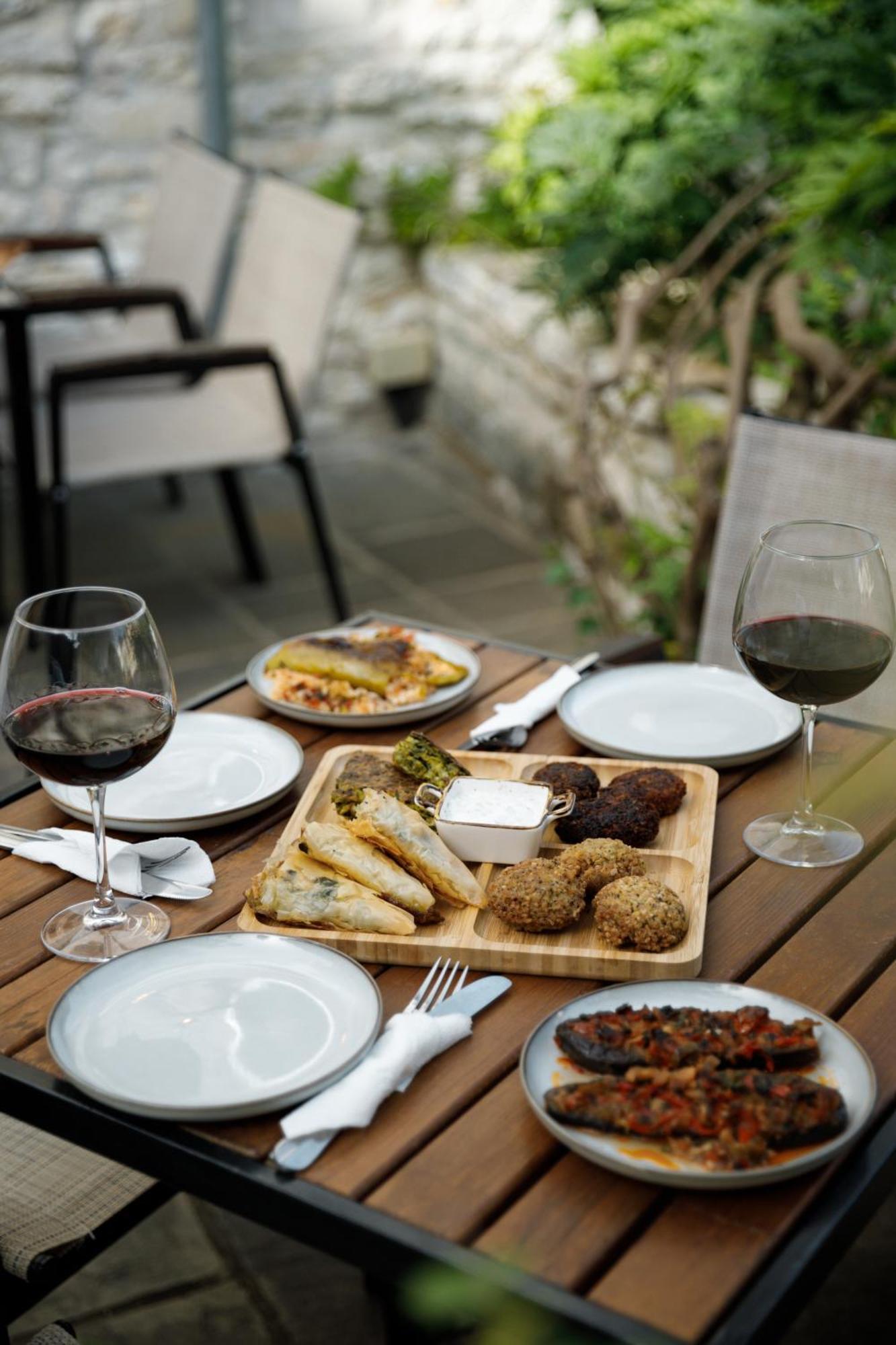 Hotel Kalemi 2 Gjirokaster Luaran gambar